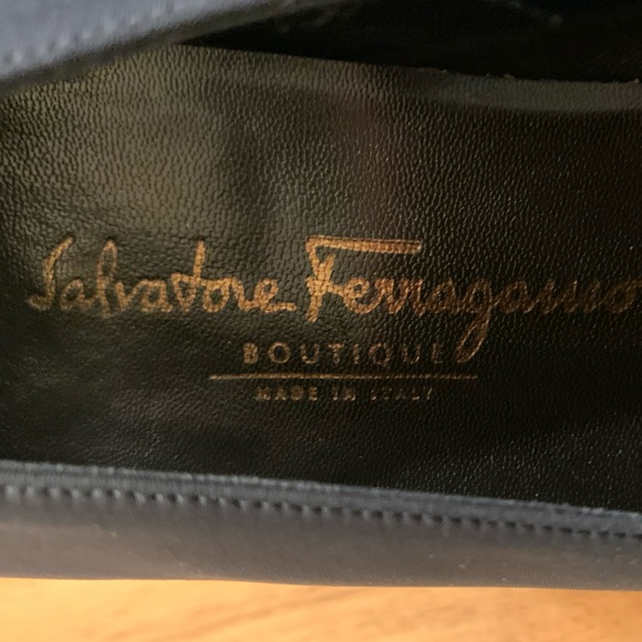 Salvatore Ferragamo Blue Heels , Size 7 - Picture 4 of 9